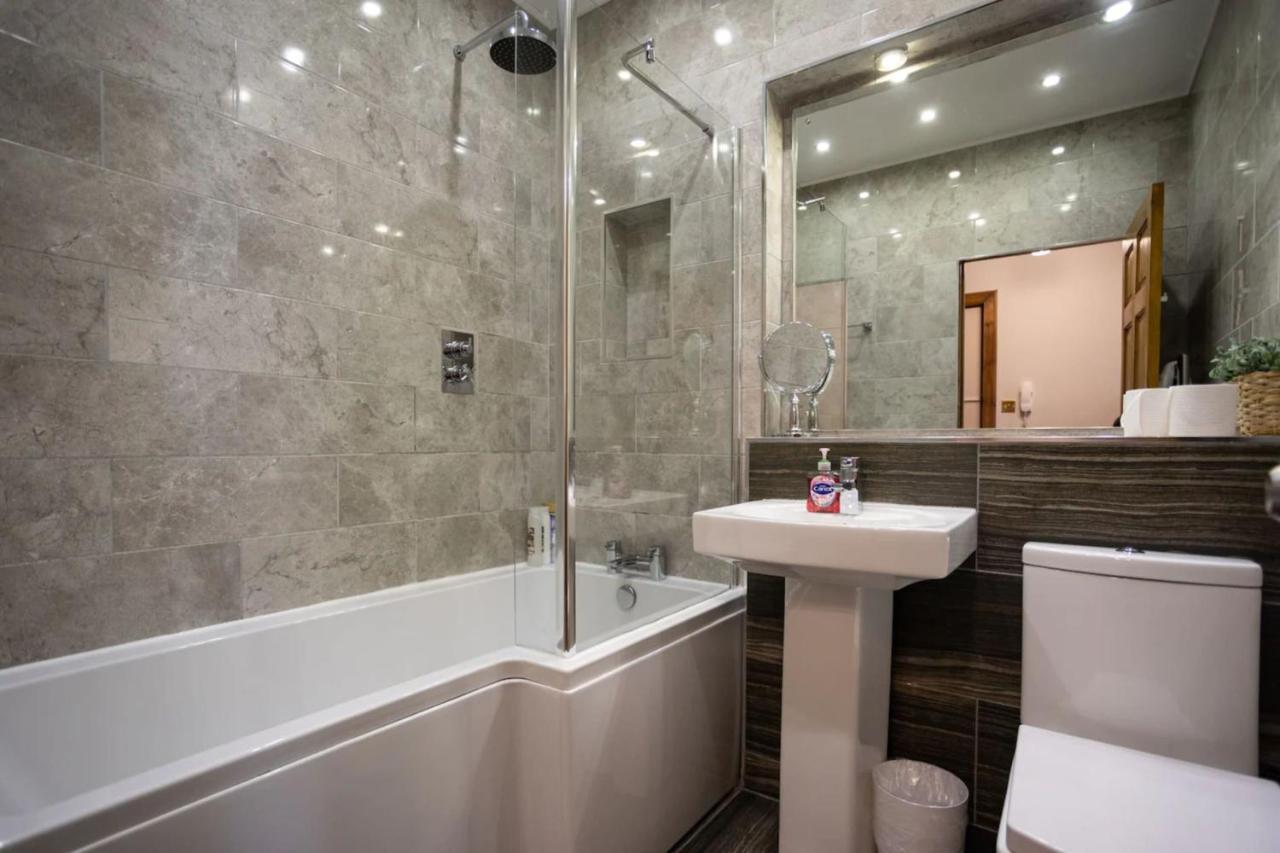 Blackfriars Residence - Beautiful Home エディンバラ エクステリア 写真
